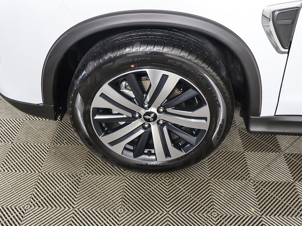 2025 Mitsubishi Outlander Sport ES SE LE photo 13