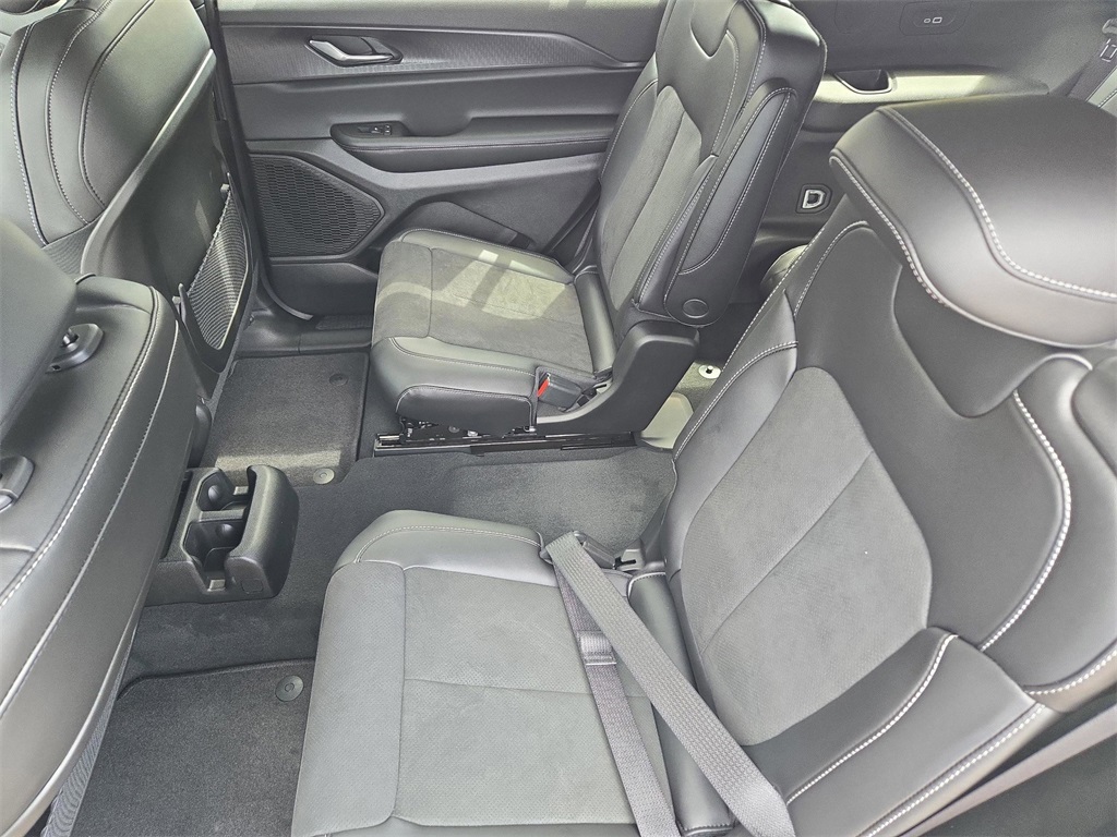 2025 Jeep Grand Cherokee Altitude X photo 17