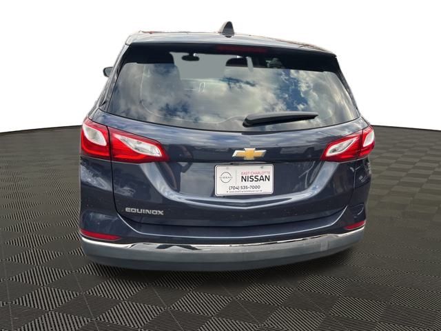 2018 Chevrolet Equinox LS photo 3