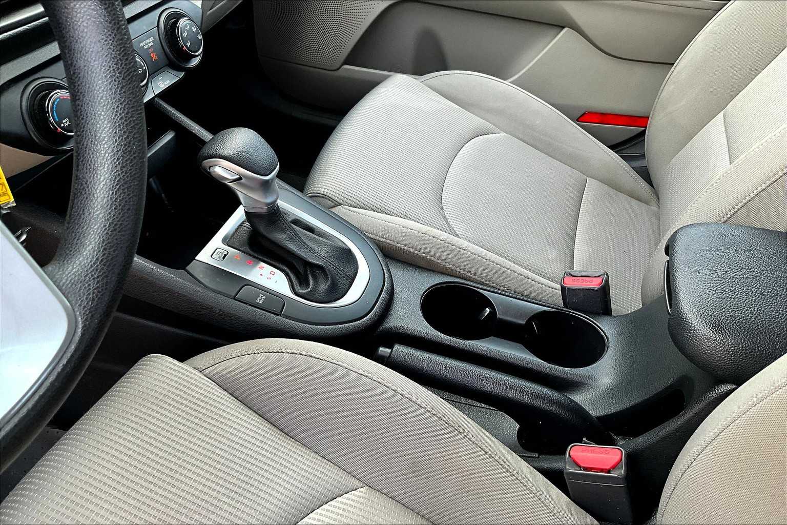 2020 Kia Forte FE LXS photo 14