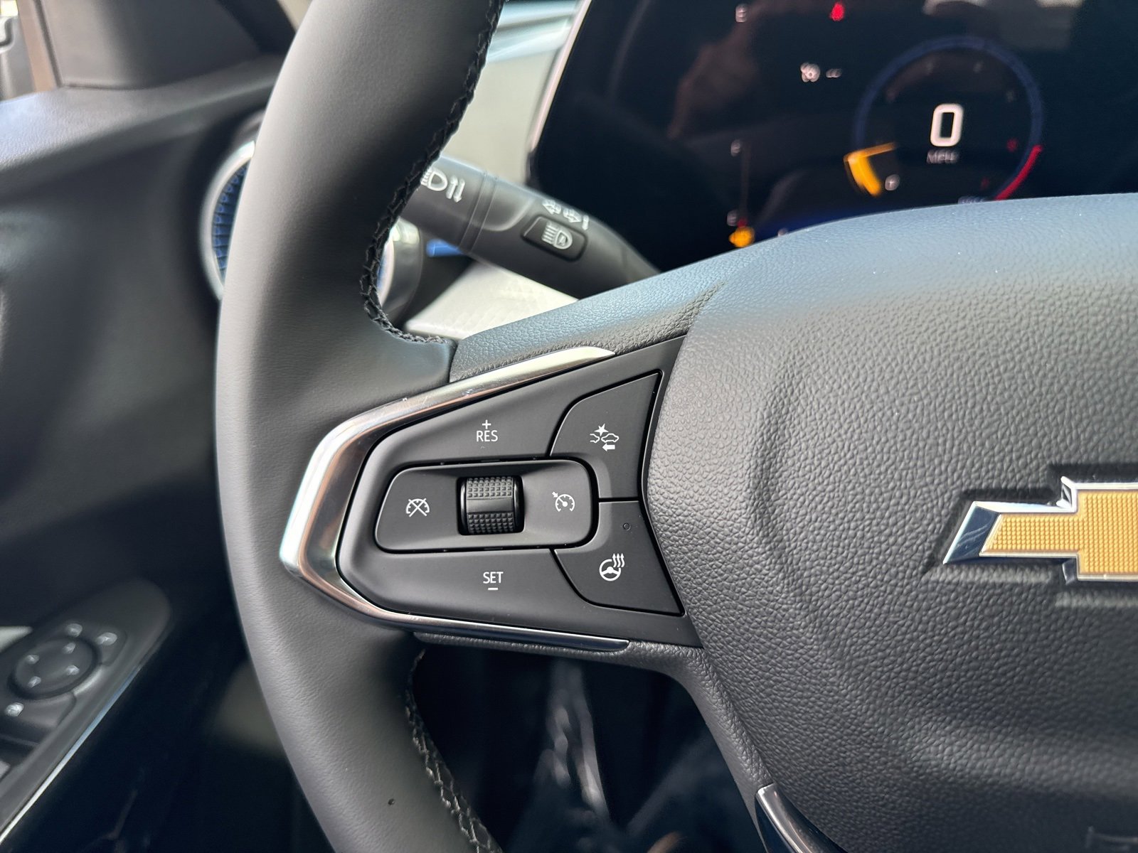 2025 Chevrolet Trax LT photo 25