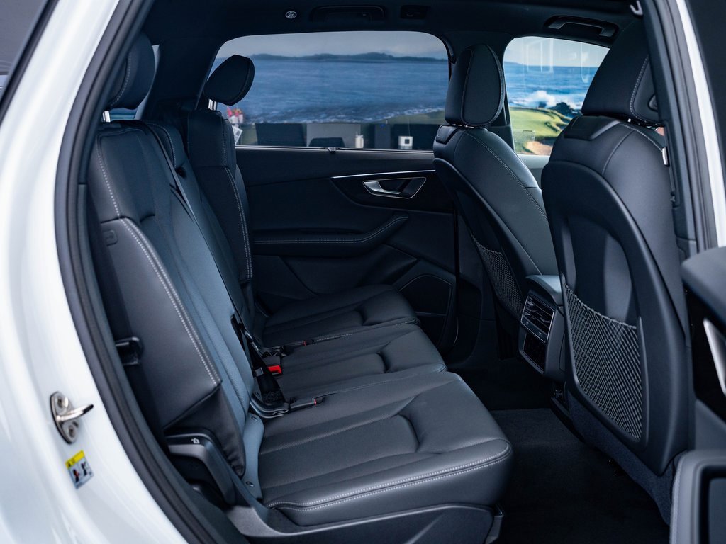 2025 Audi Q7 55 Premium Plus photo 35