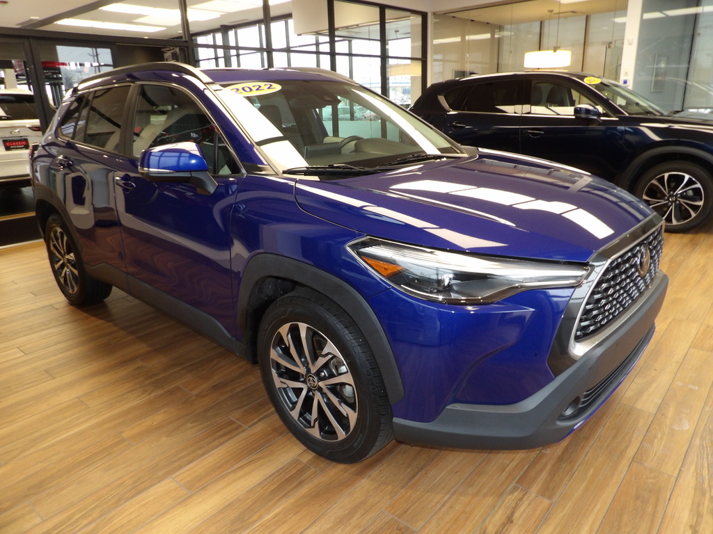 2022 Toyota Corolla Cross XLE photo 3