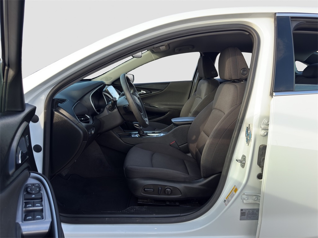 2023 Chevrolet Malibu 1LT photo 9