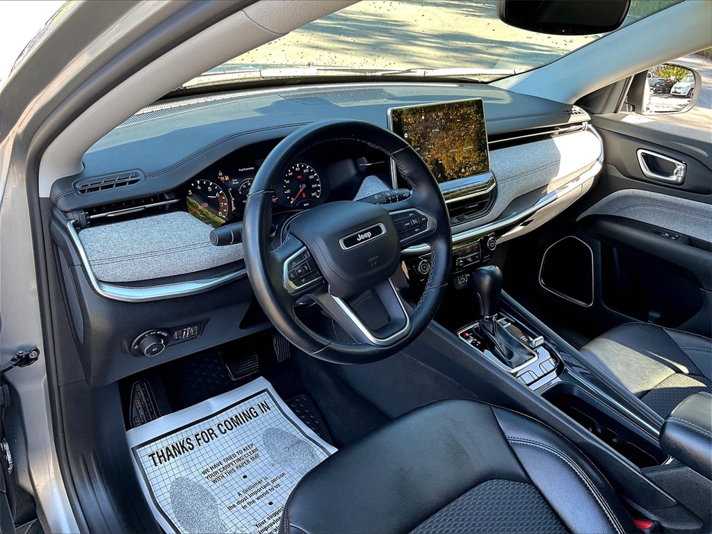 2022 Jeep Compass Latitude photo 8