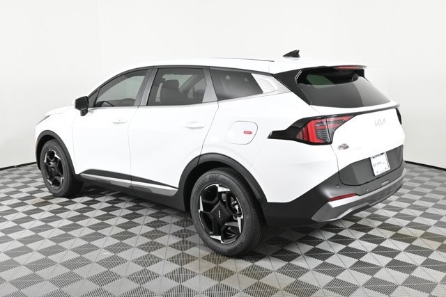 2026 Kia Sportage EX photo 2
