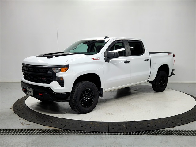 2025 Chevrolet Silverado 1500 Custom Trail Boss photo 3