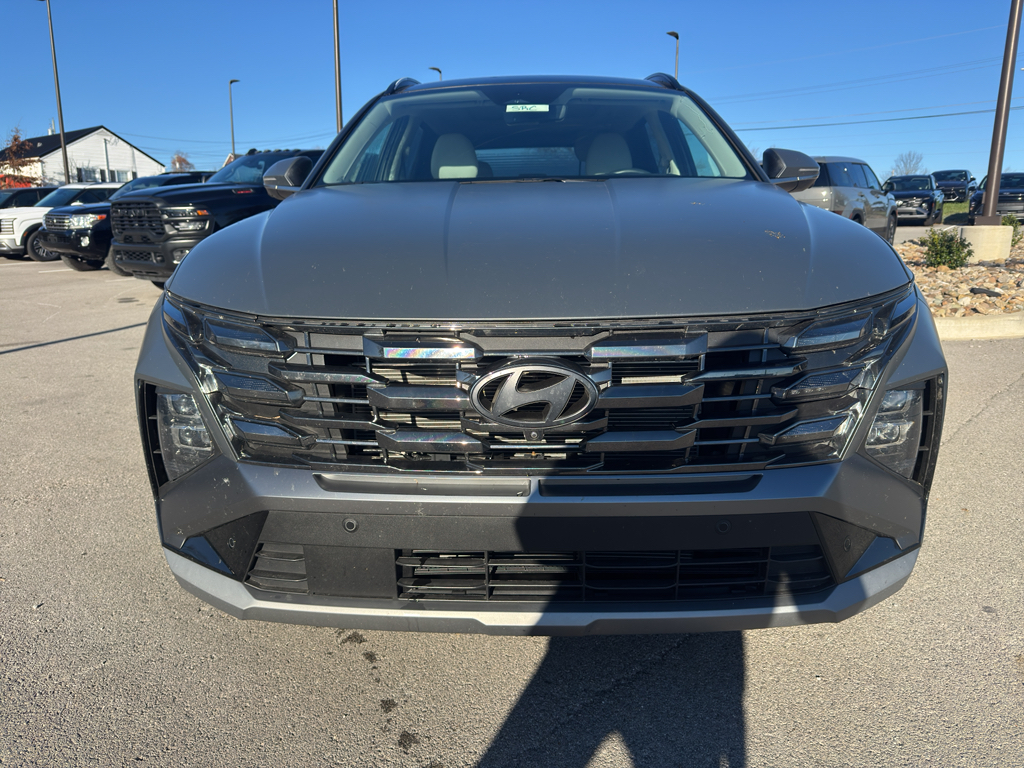 2025 Hyundai Tucson Limited photo 2
