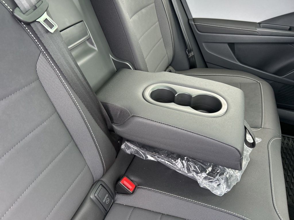 2024 Volkswagen Taos SE photo 45