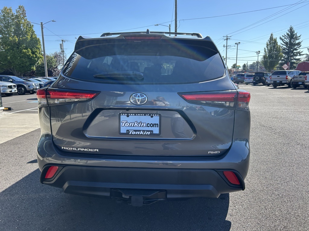 2022 Toyota Highlander L photo 7