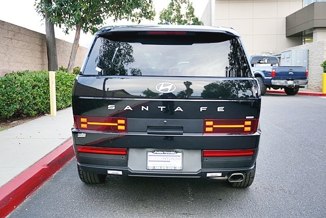 Used 2025 Black Hyundai SE image 8