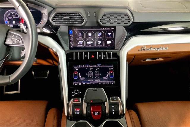 2019 Lamborghini Urus Base photo 14
