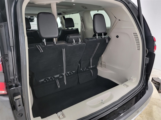 2024 Chrysler Pacifica Limited photo 17