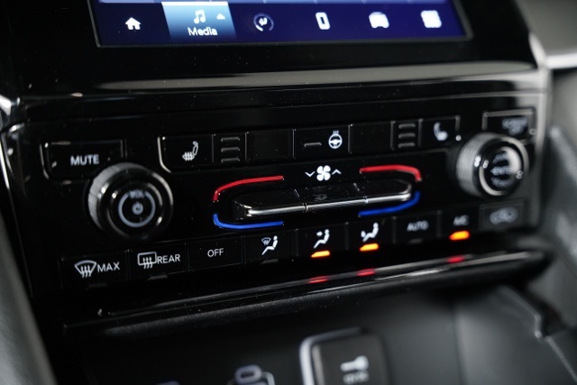 2025 Jeep Grand Cherokee Altitude photo 11