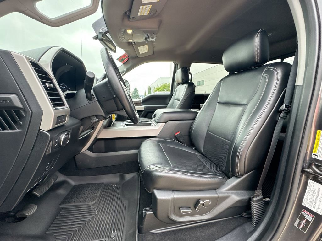 2019 Ford F-250 Lariat photo 17