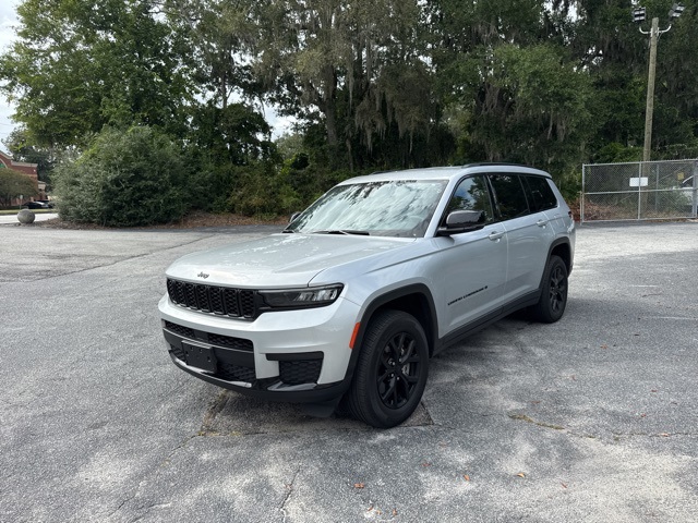 2024 Jeep Grand Cherokee Altitude photo 4