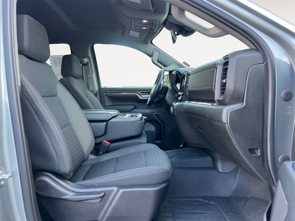 2023 Chevrolet Silverado 1500 RST photo 15