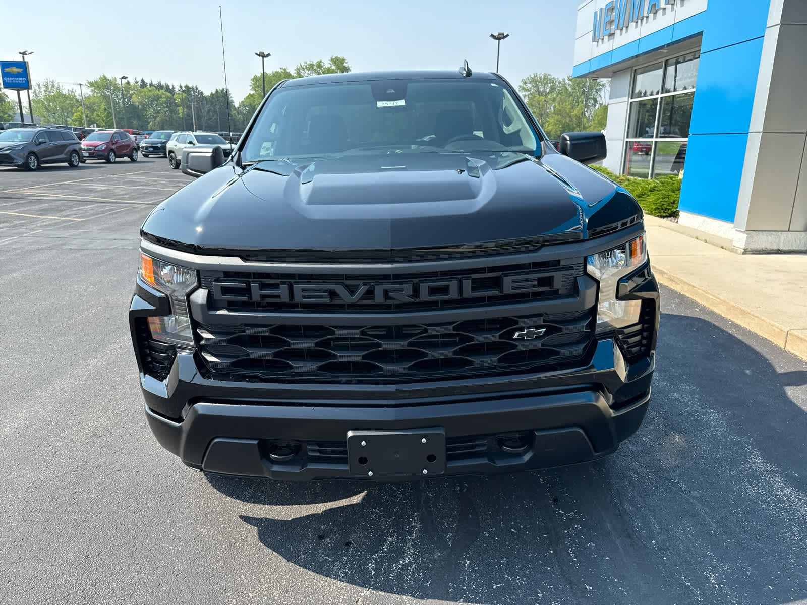 2025 Chevrolet Silverado 1500 photo 2