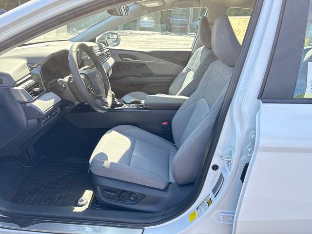 2025 Toyota Camry LE photo 9