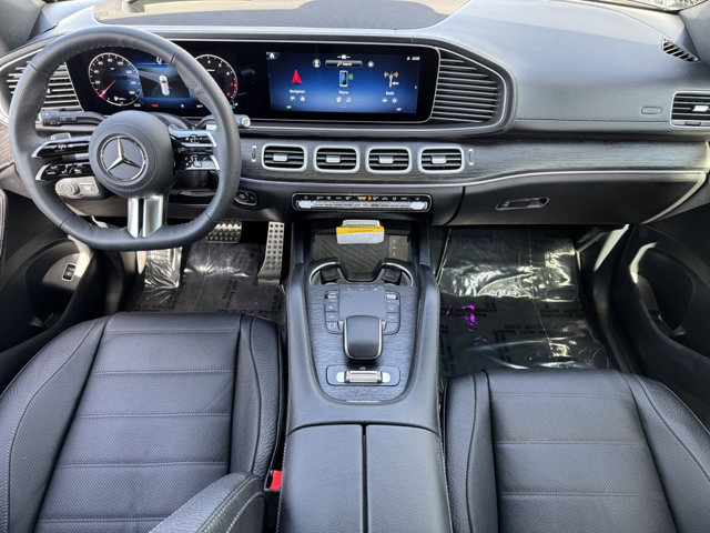2025 Mercedes Benz GLS 580 4MATIC photo 4