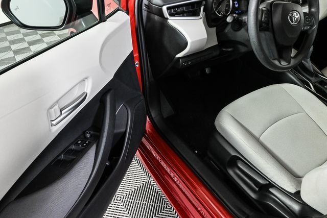 2020 Toyota Corolla LE Premium photo 7