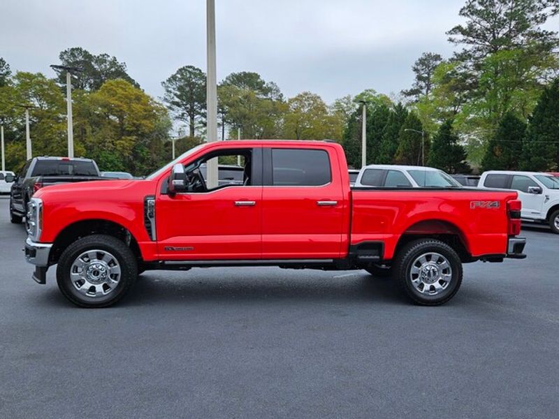 2025 Ford F-250 Lariat photo 4