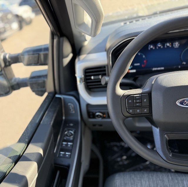 2026 Ford F-350 XLT photo 17