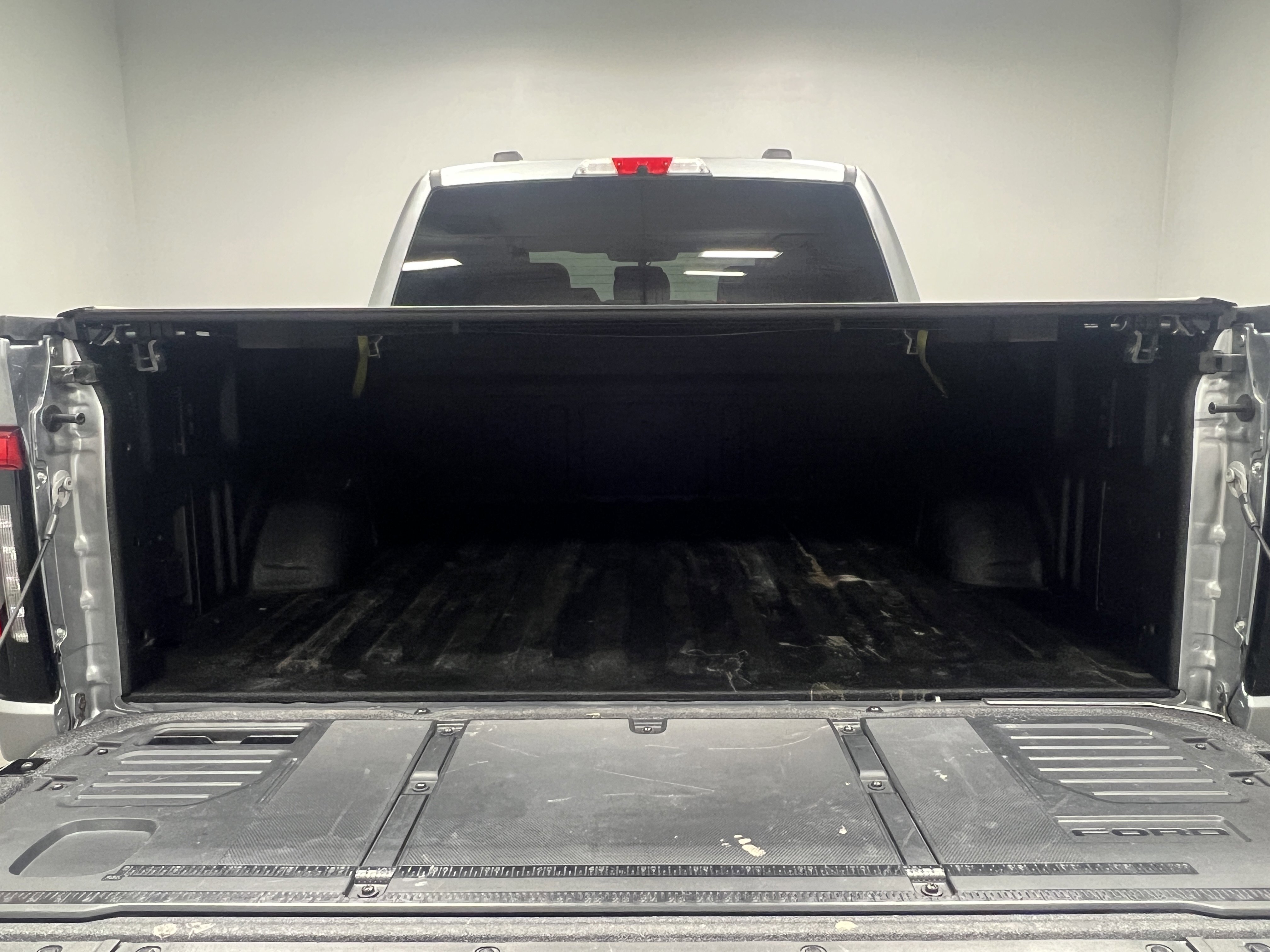 2024 Ford F-150 Lightning photo 9