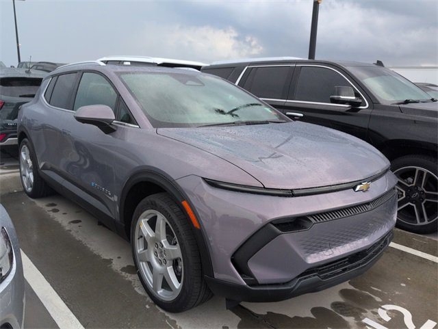 2026 Chevrolet Equinox LT photo 2