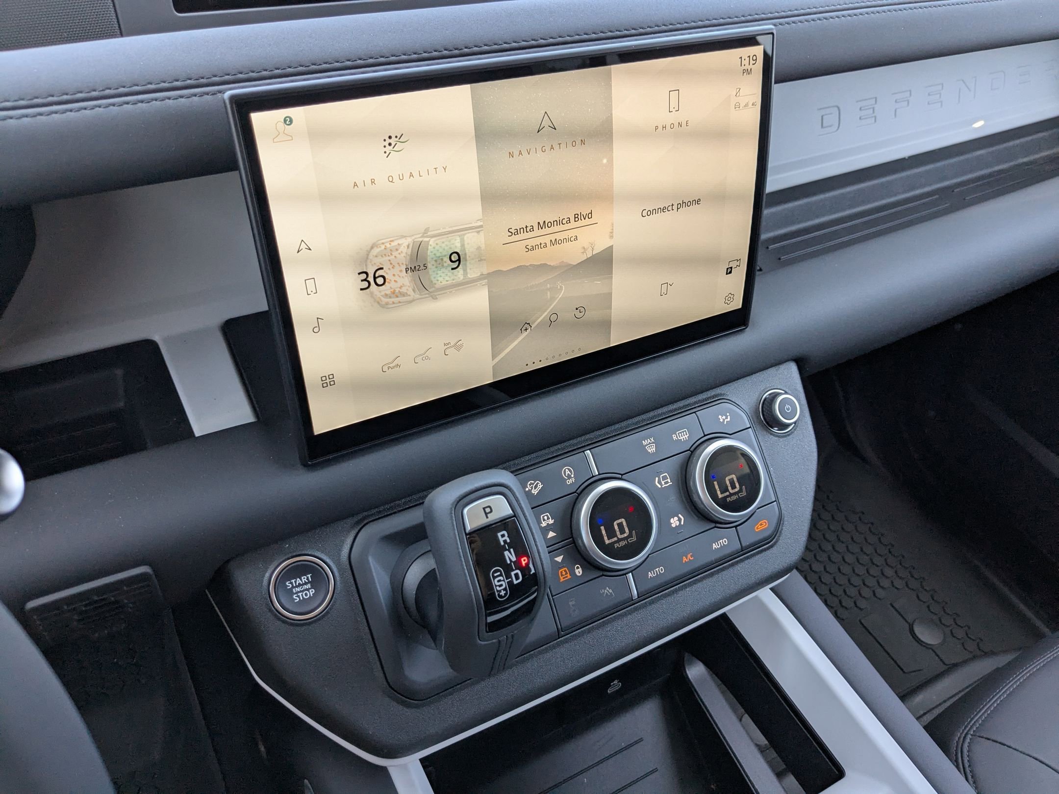 2025 Land Rover Defender 130 S photo 15