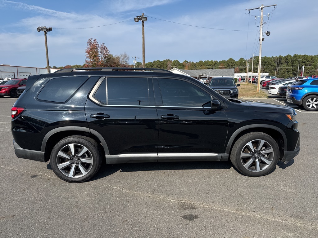 2023 Honda Pilot Touring photo 2