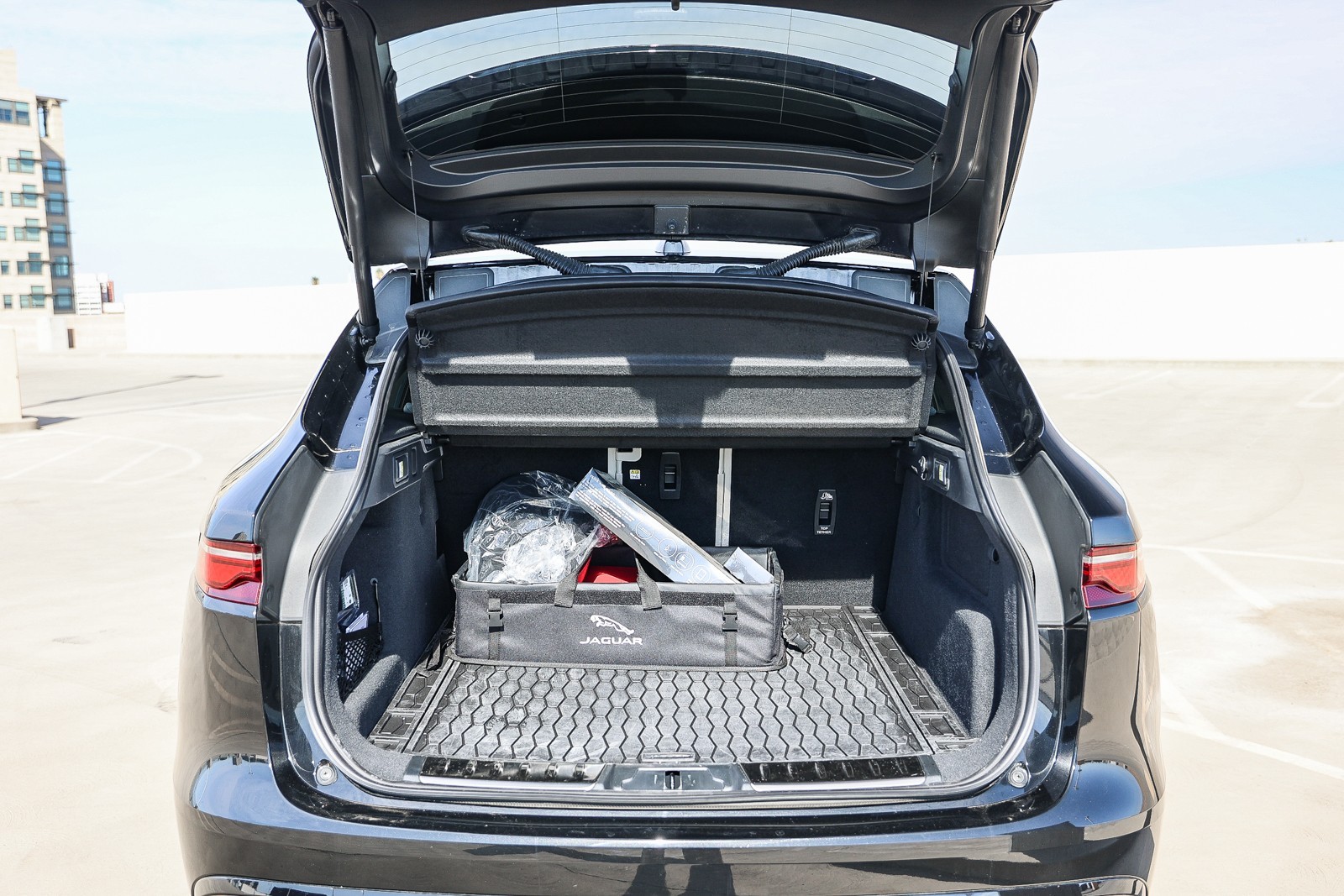 2024 Jaguar F-PACE P250 R-Dynamic S photo 27