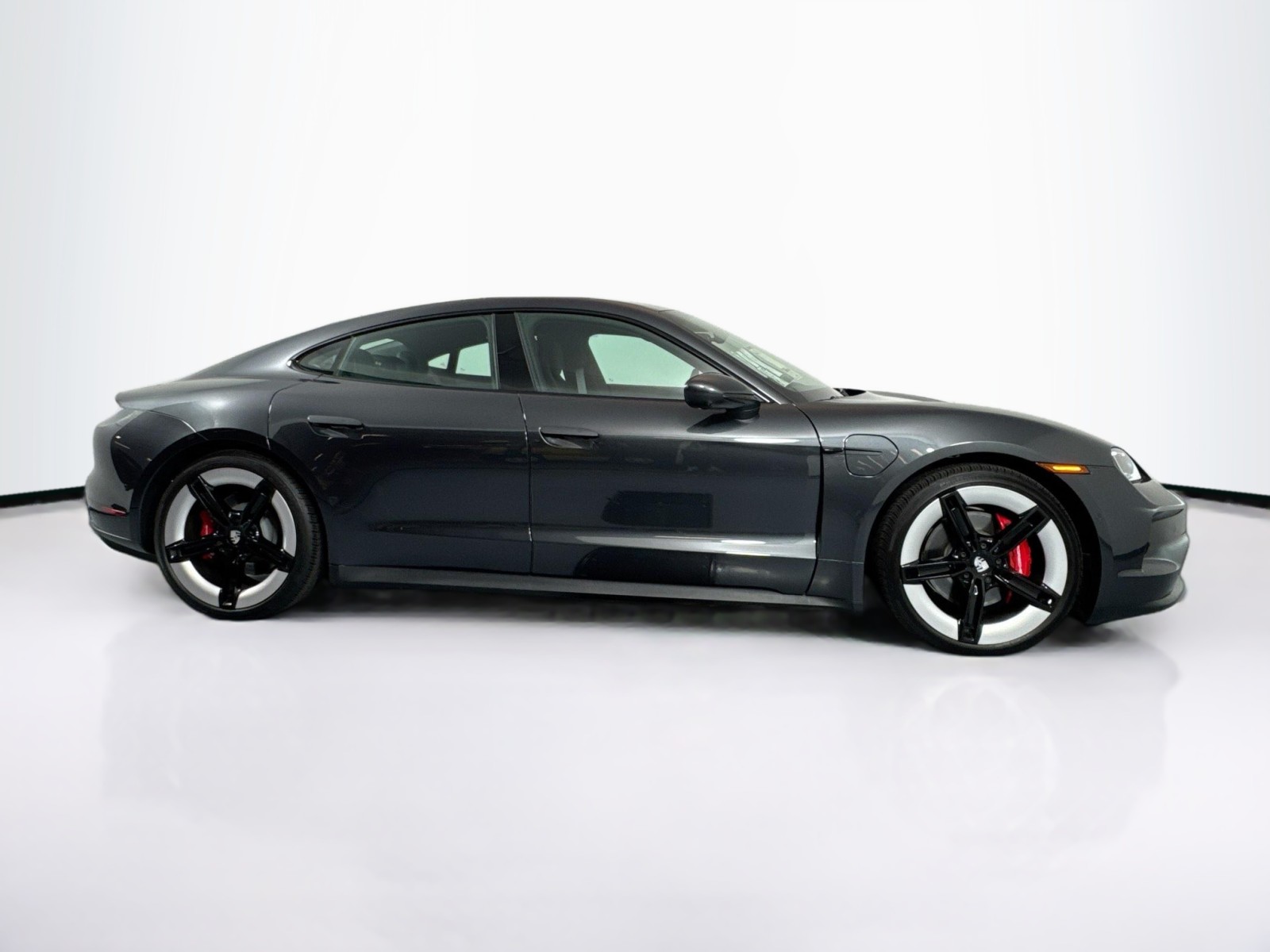 2025 Porsche Taycan 4S photo 8