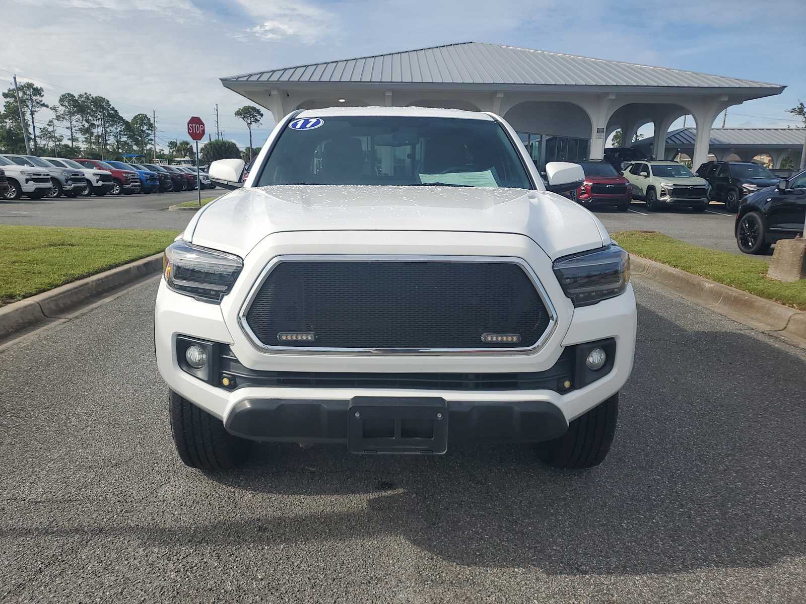 2017 Toyota Tacoma SR5 photo 9