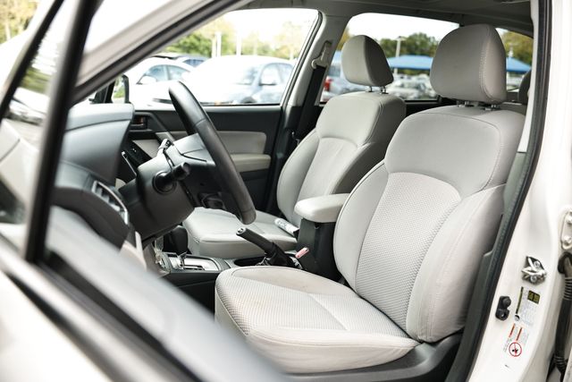 2017 Subaru Forester 2.5i Premium photo 17