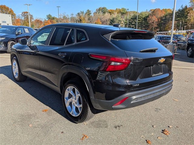 2024 Chevrolet Trax LS photo 3