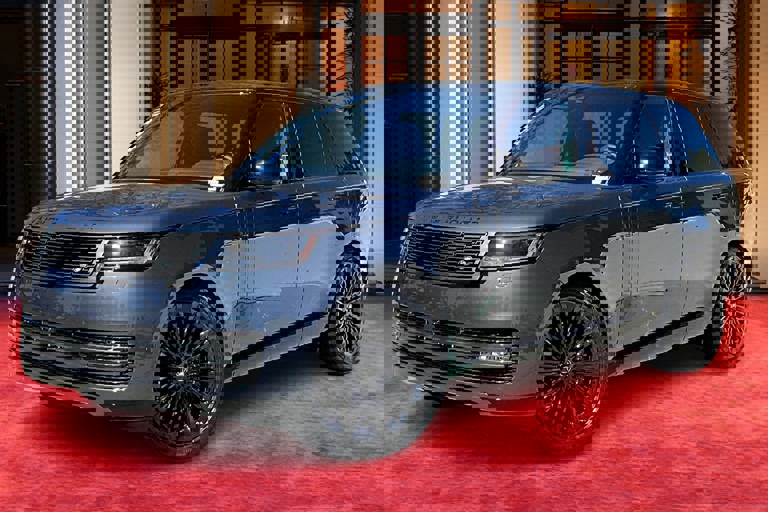 2025 Land Rover Range Rover SE's photo