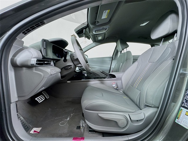 2025 Hyundai Elantra SEL Sport photo 24