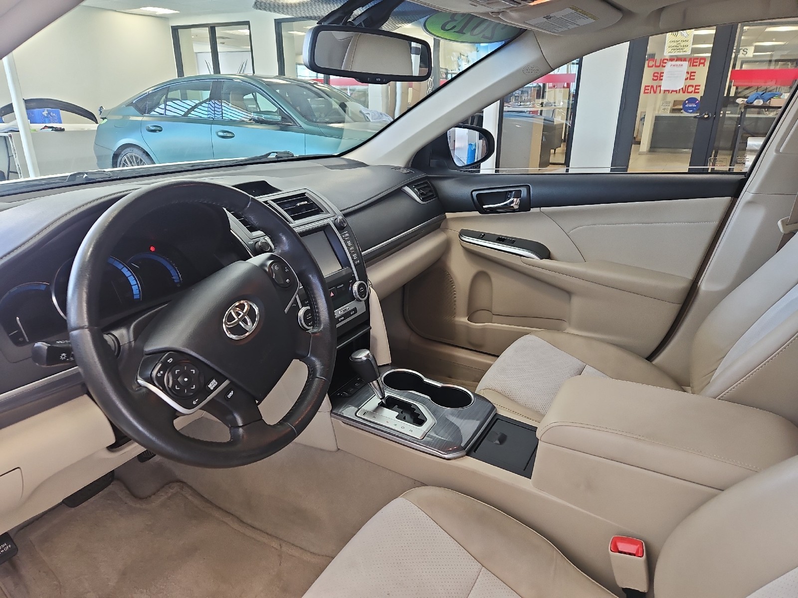 Used 2013 WHITE Toyota XLE image 7