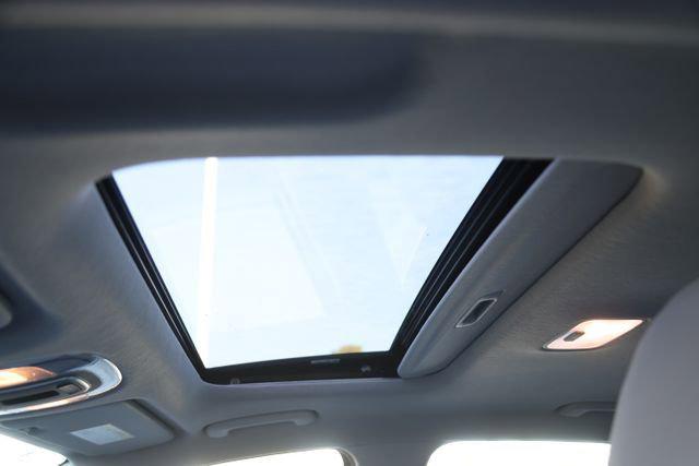 2025 Hyundai Elantra Limited photo 7