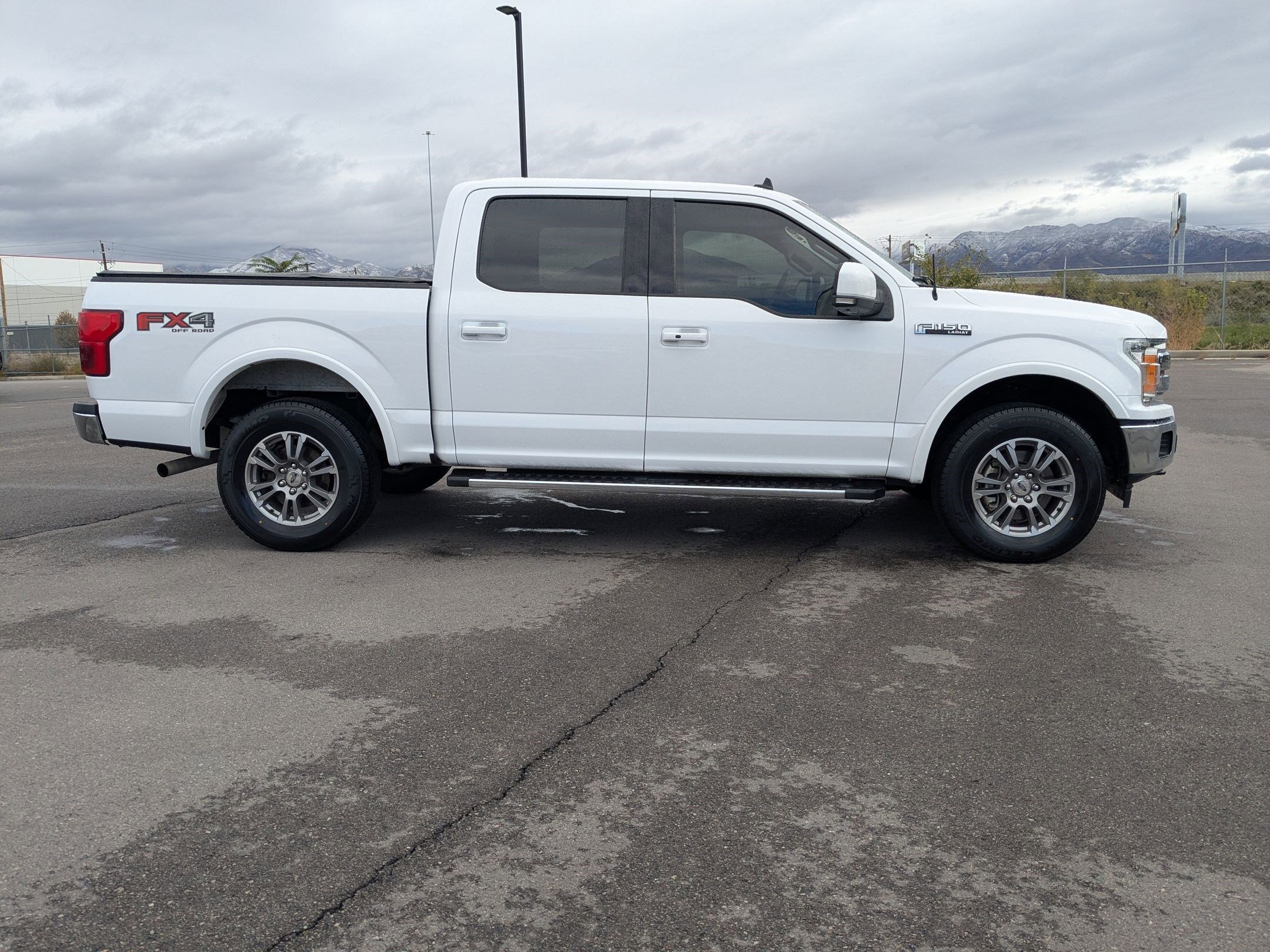 2020 Ford F-150 Lariat photo 2