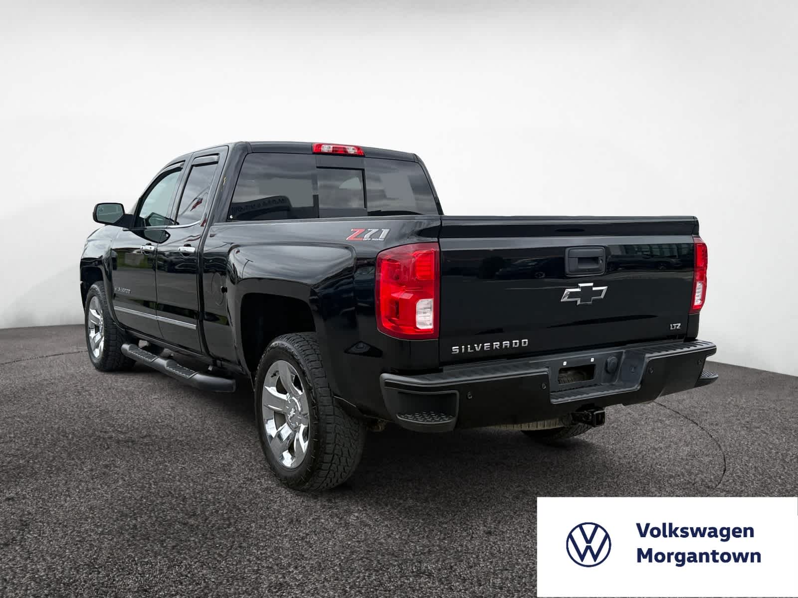 2018 Chevrolet Silverado 1500 LTZ photo 3