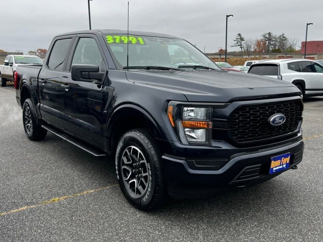 2023 Ford F-150 XL's photo