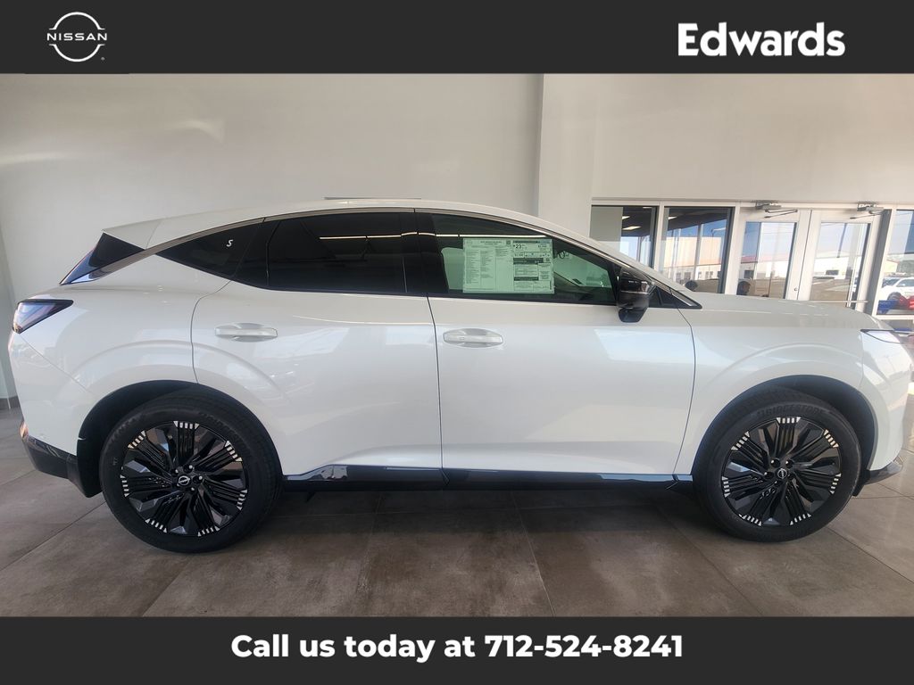 2025 Nissan Murano Platinum's photo