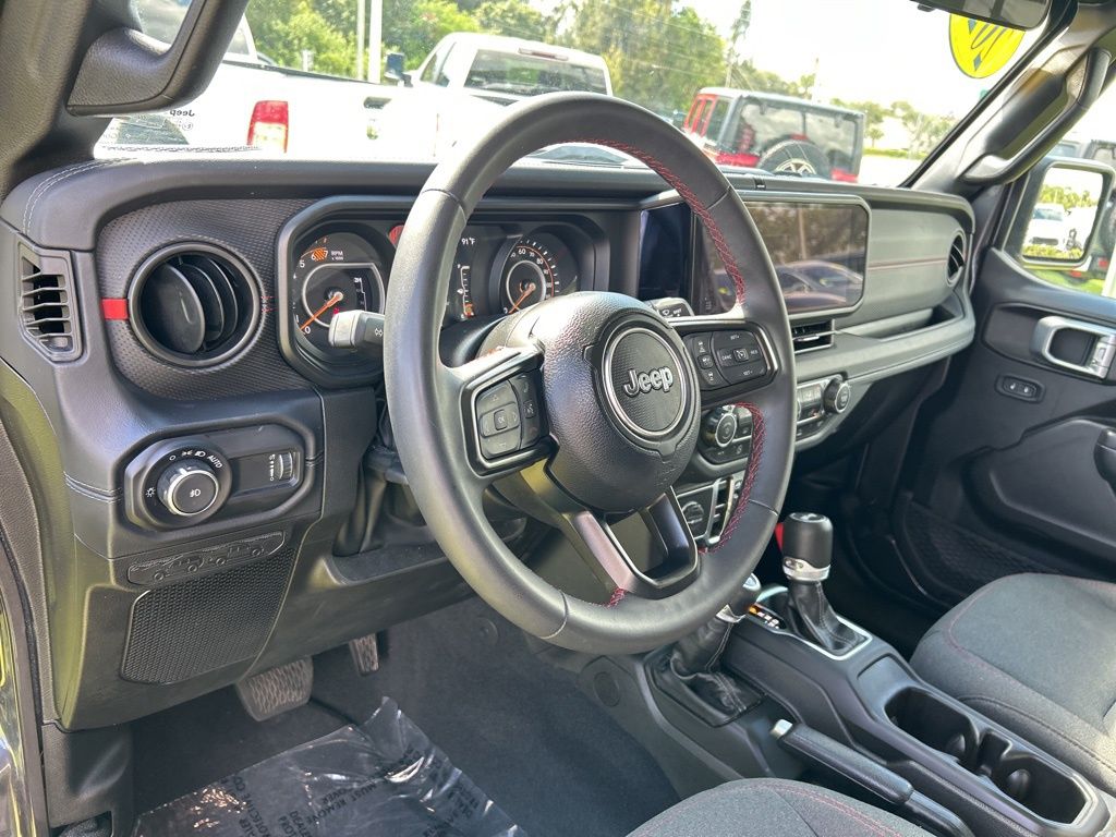 2024 Jeep Wrangler Rubicon photo 14