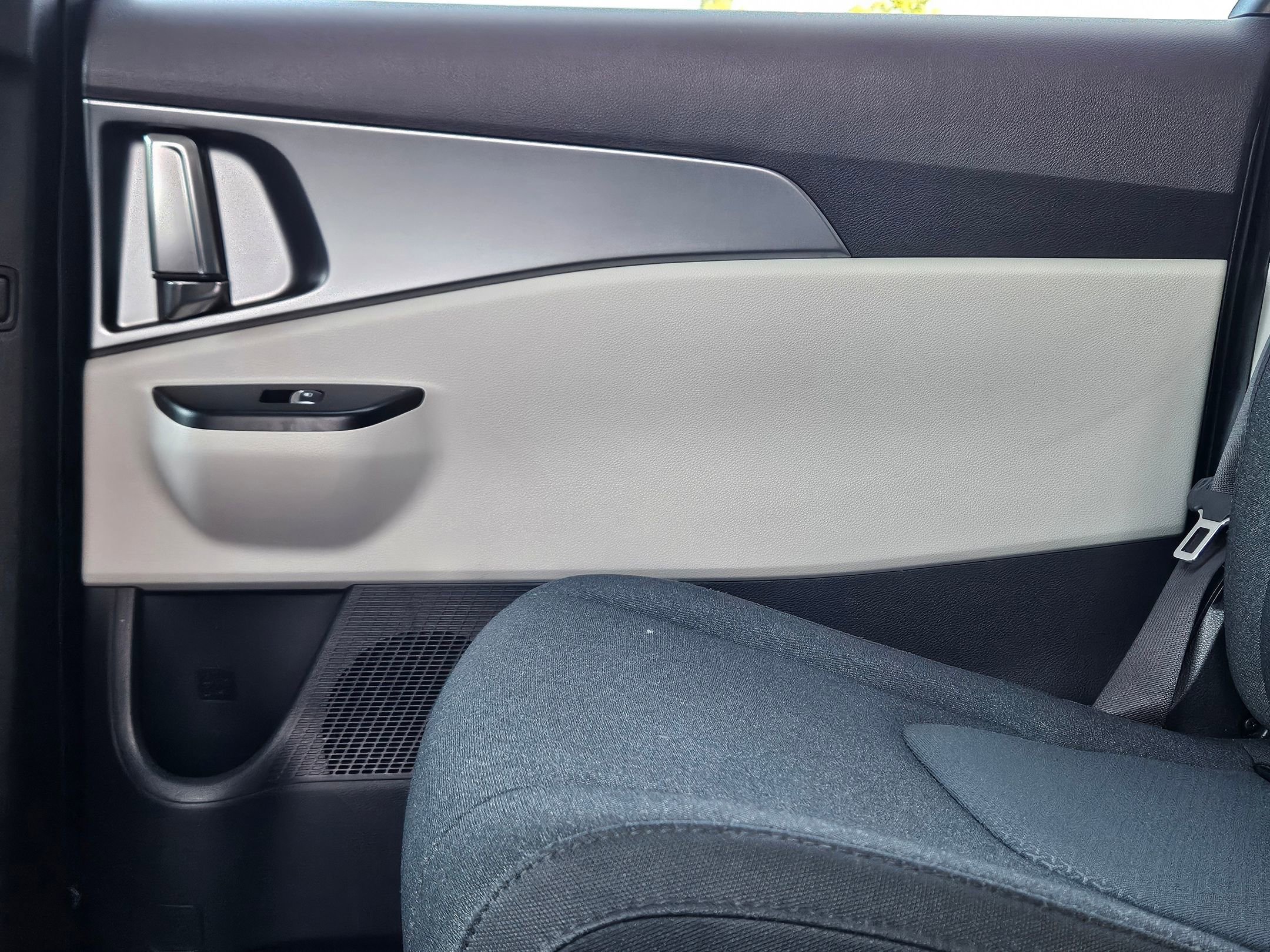 2023 Kia Carnival LX photo 18