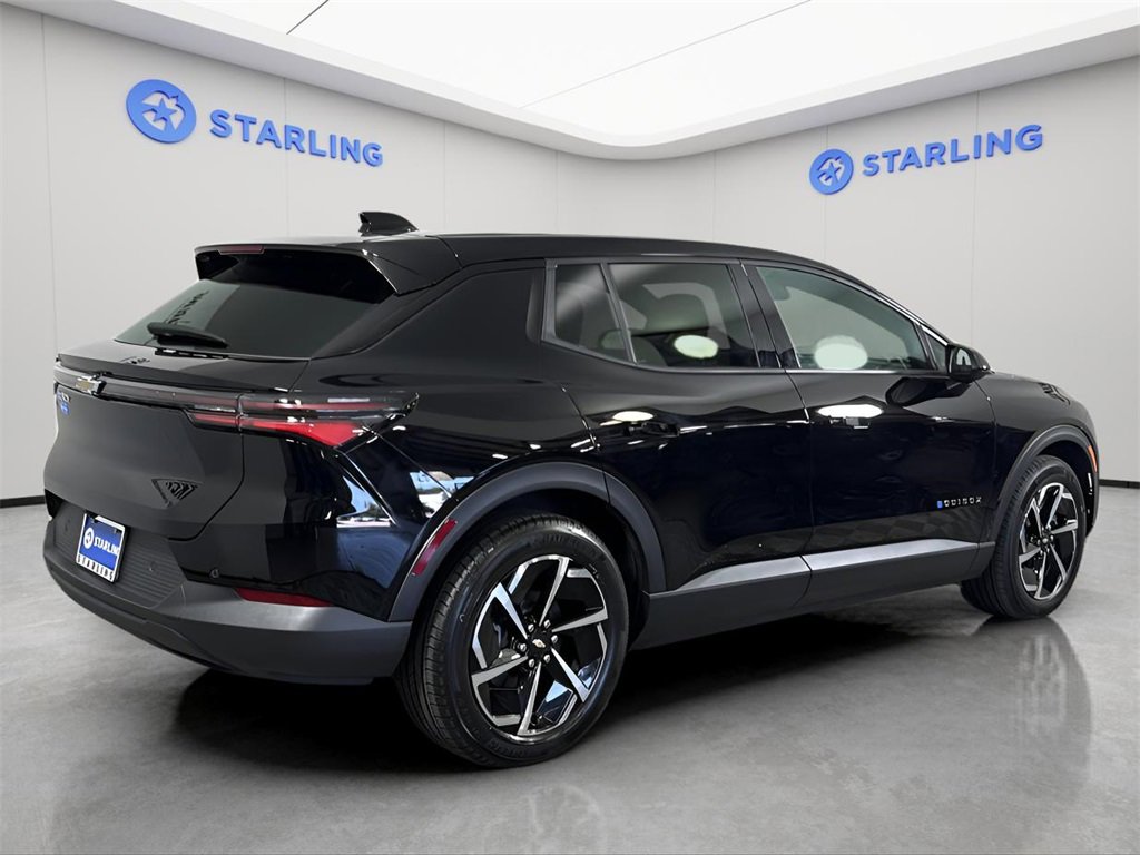 2025 Chevrolet Equinox EV LT photo 7