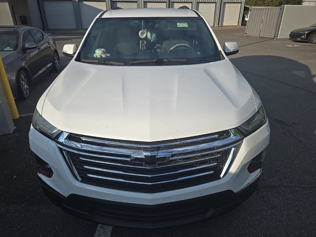 2023 Chevrolet Traverse photo 2