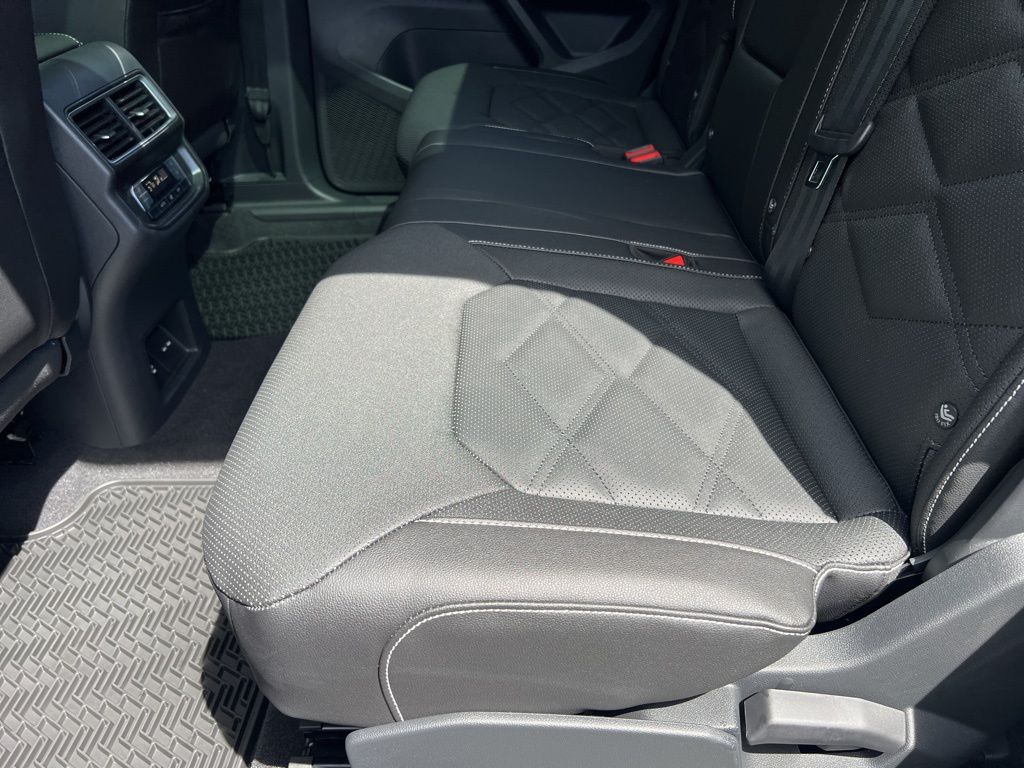 2026 Volkswagen Atlas SE Technology photo 16