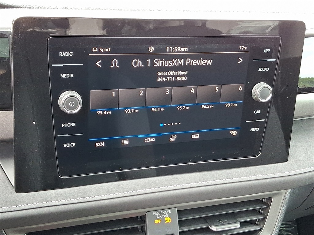 2025 Volkswagen Taos SE photo 4